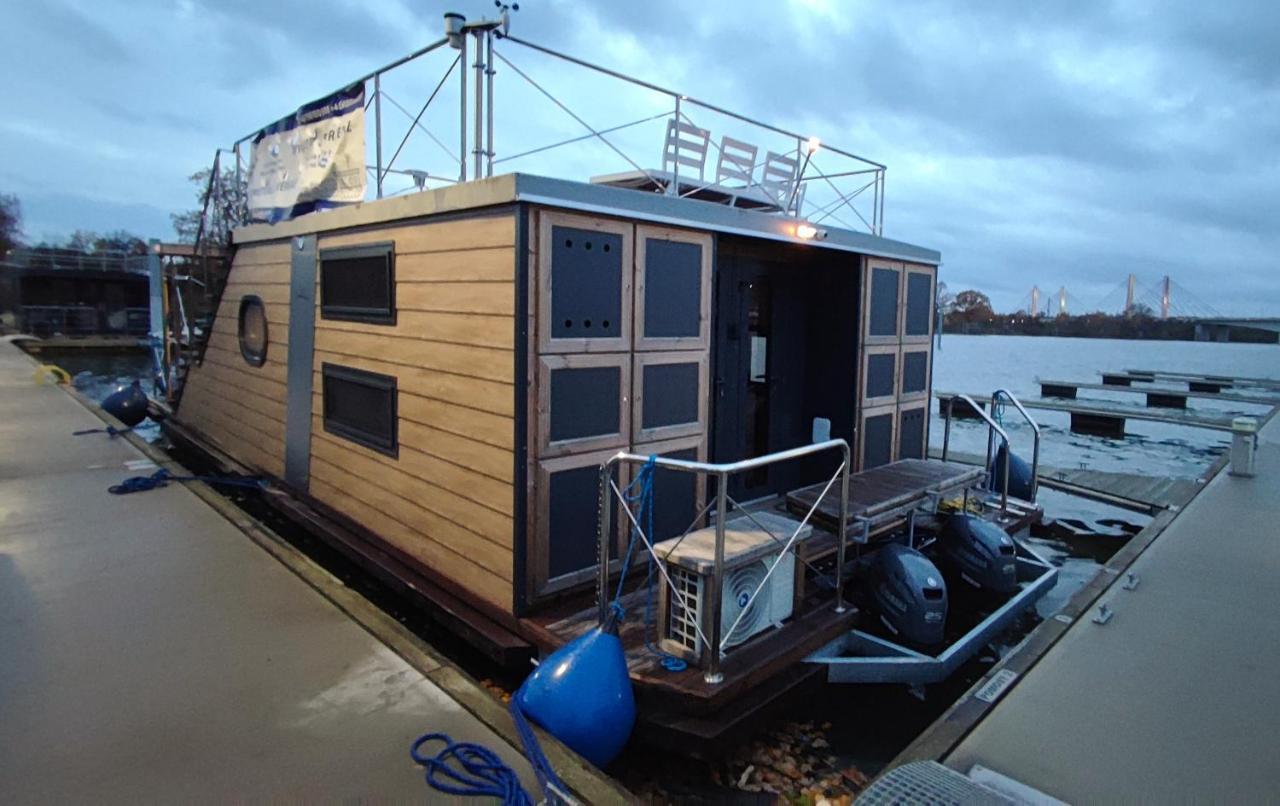 Houseboat Water King Apartament Plywajacy Dom Na Wodzie, 7 Os فروتسواف المظهر الخارجي الصورة