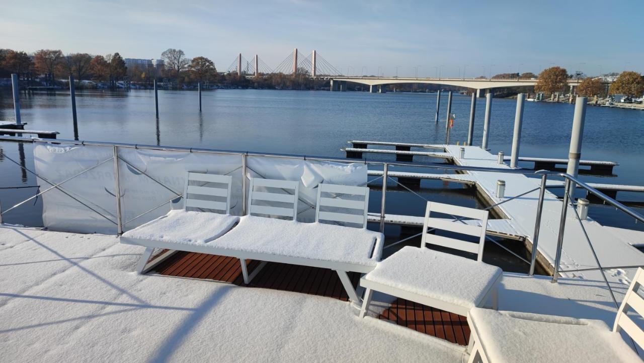 Houseboat Water King Apartament Plywajacy Dom Na Wodzie, 7 Os فروتسواف المظهر الخارجي الصورة