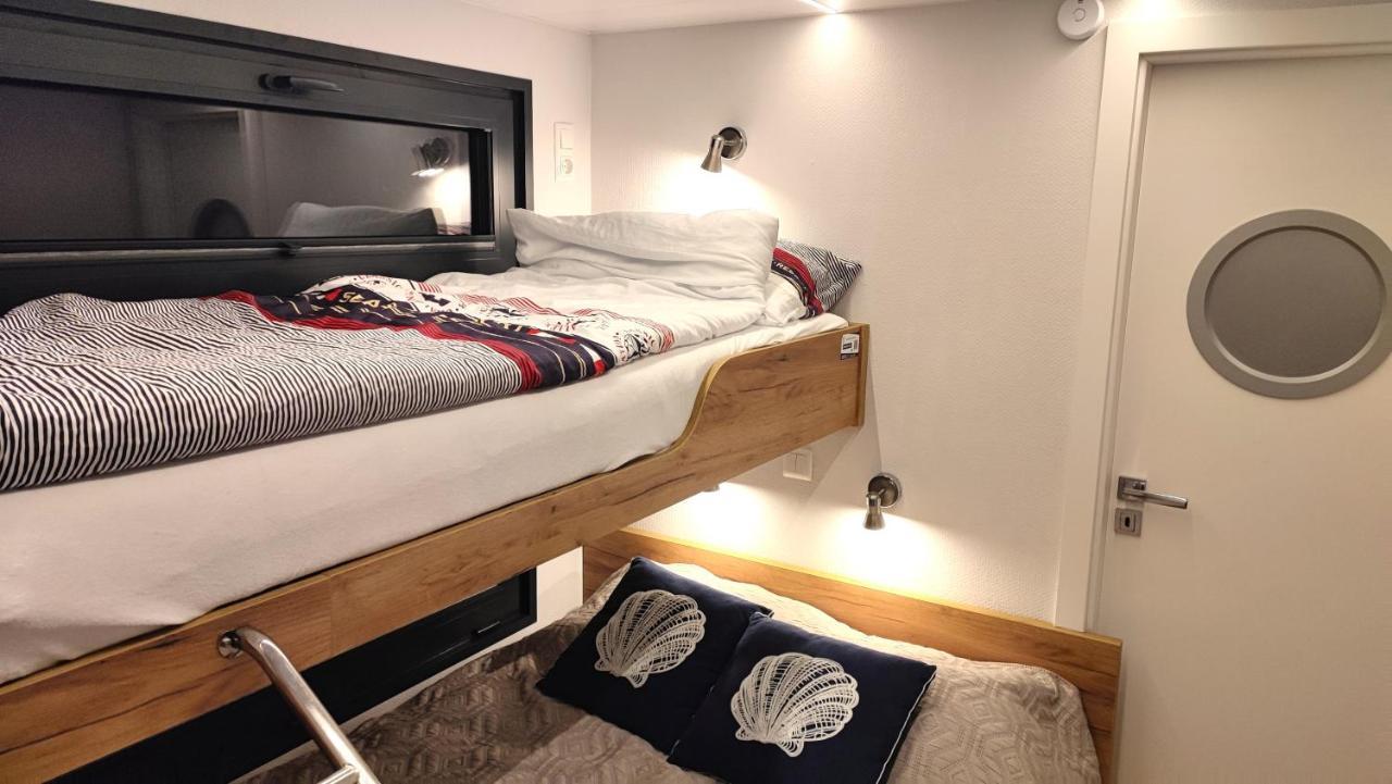 Houseboat Water King Apartament Plywajacy Dom Na Wodzie, 7 Os فروتسواف المظهر الخارجي الصورة