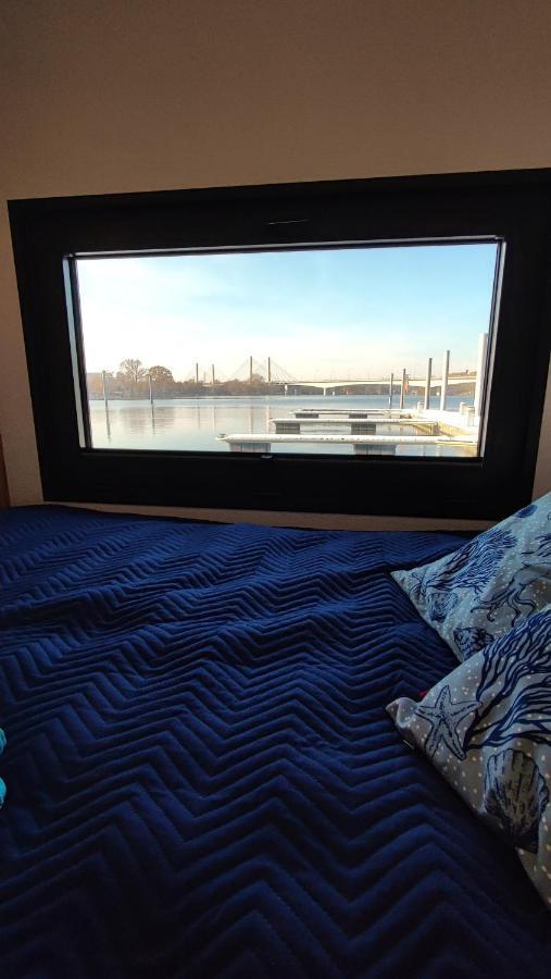 Houseboat Water King Apartament Plywajacy Dom Na Wodzie, 7 Os فروتسواف المظهر الخارجي الصورة