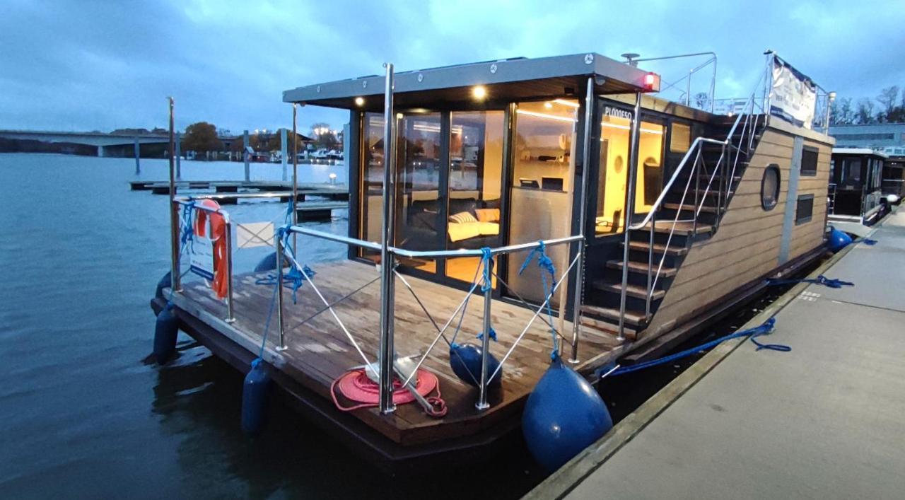 Houseboat Water King Apartament Plywajacy Dom Na Wodzie, 7 Os فروتسواف المظهر الخارجي الصورة